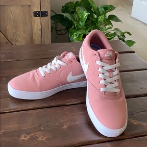 NIKE Pink Low Top Sneaker